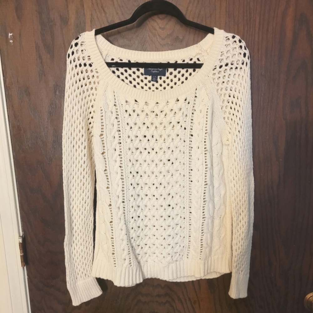 AMERICAN EAGLE SWEATER